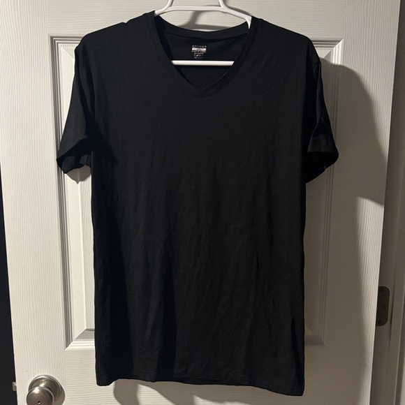 Spyder Other - Spyder Men's Black Short Sleeve V-Neck Tee
